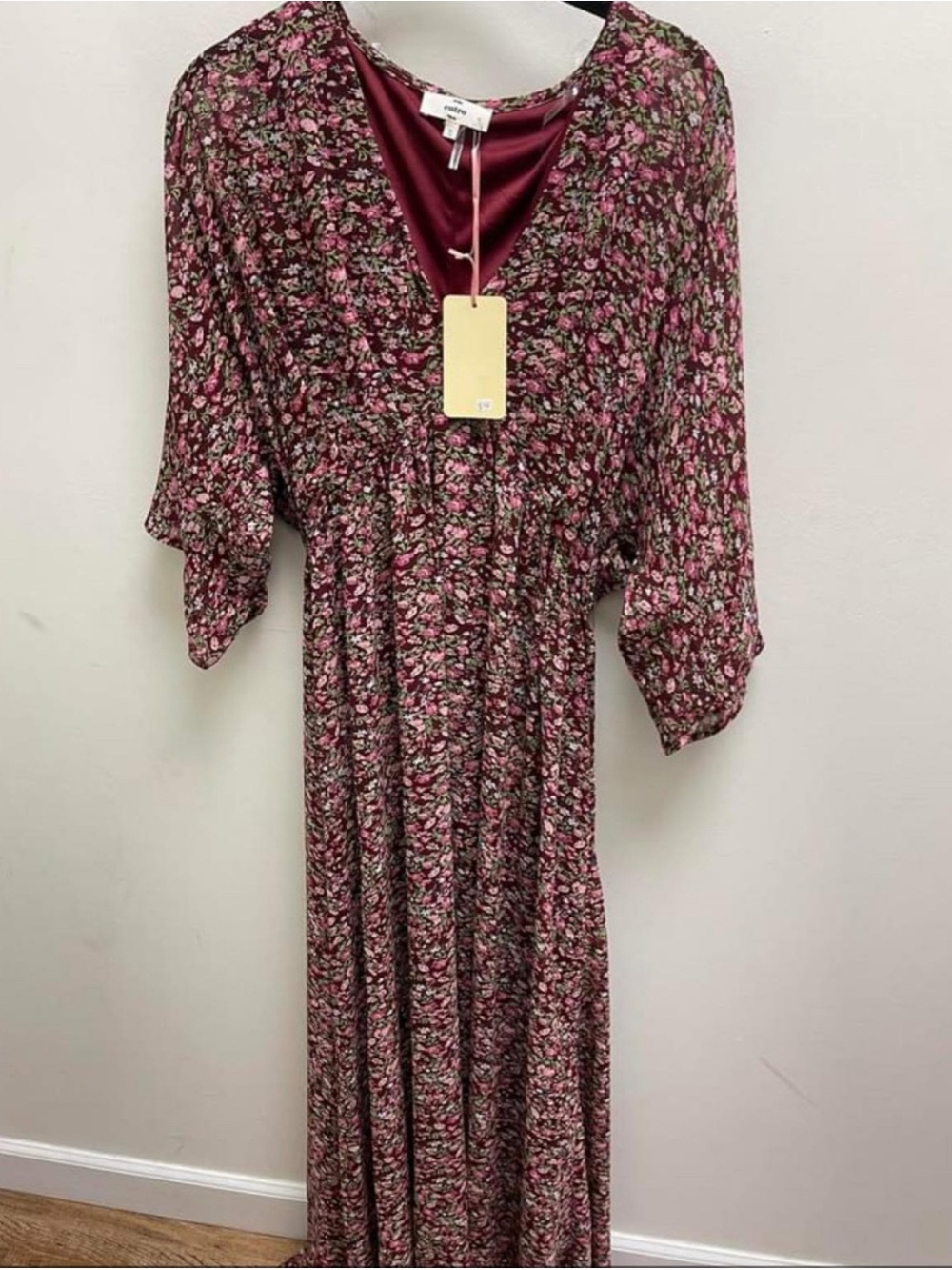 Floral V-Neck Maxi Dress in Burgundy and Pink Entro size small